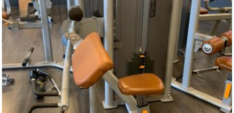 Precor tirage biceps